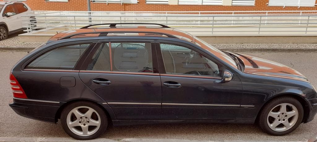 Mercedes-Benz C220 CDI · Year 2003 — image 5
