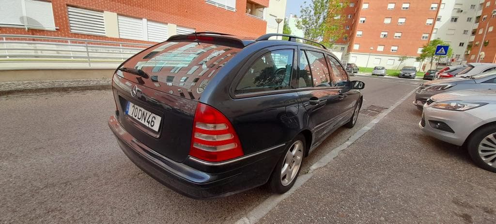 Mercedes-Benz C220 CDI · Year 2003 — image 8