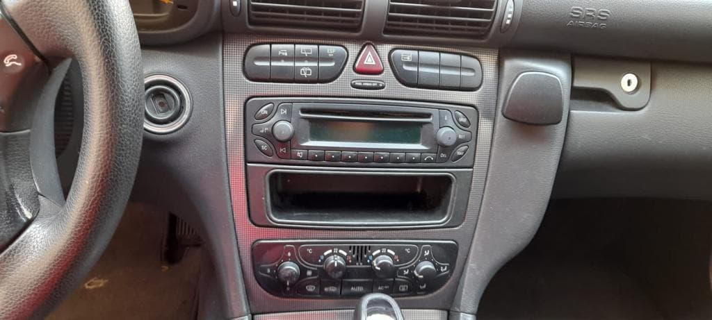 Mercedes-Benz C220 CDI · Year 2003 — image 14