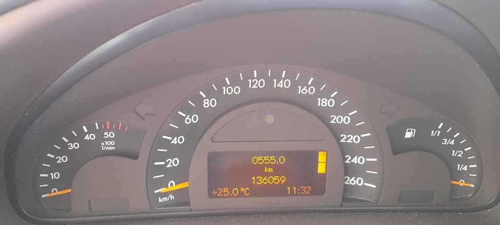 Mercedes-Benz C220 CDI · Year 2003 — image 15