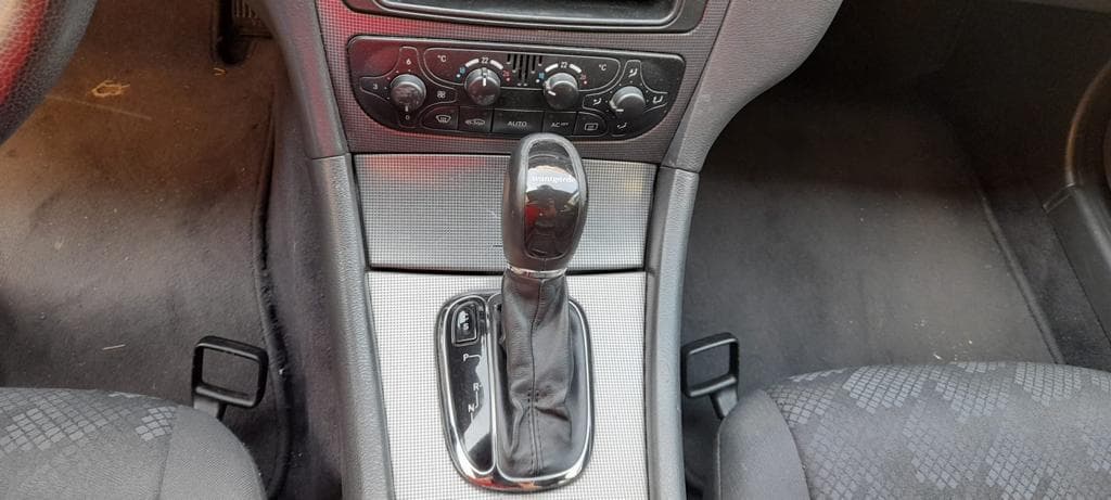 Mercedes-Benz C220 CDI · Year 2003 — image 19