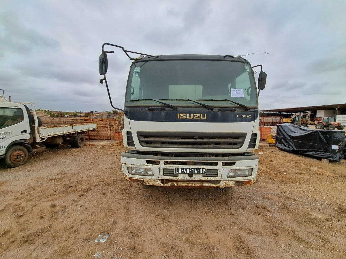 Camião basculante ISUZU — imagen 2