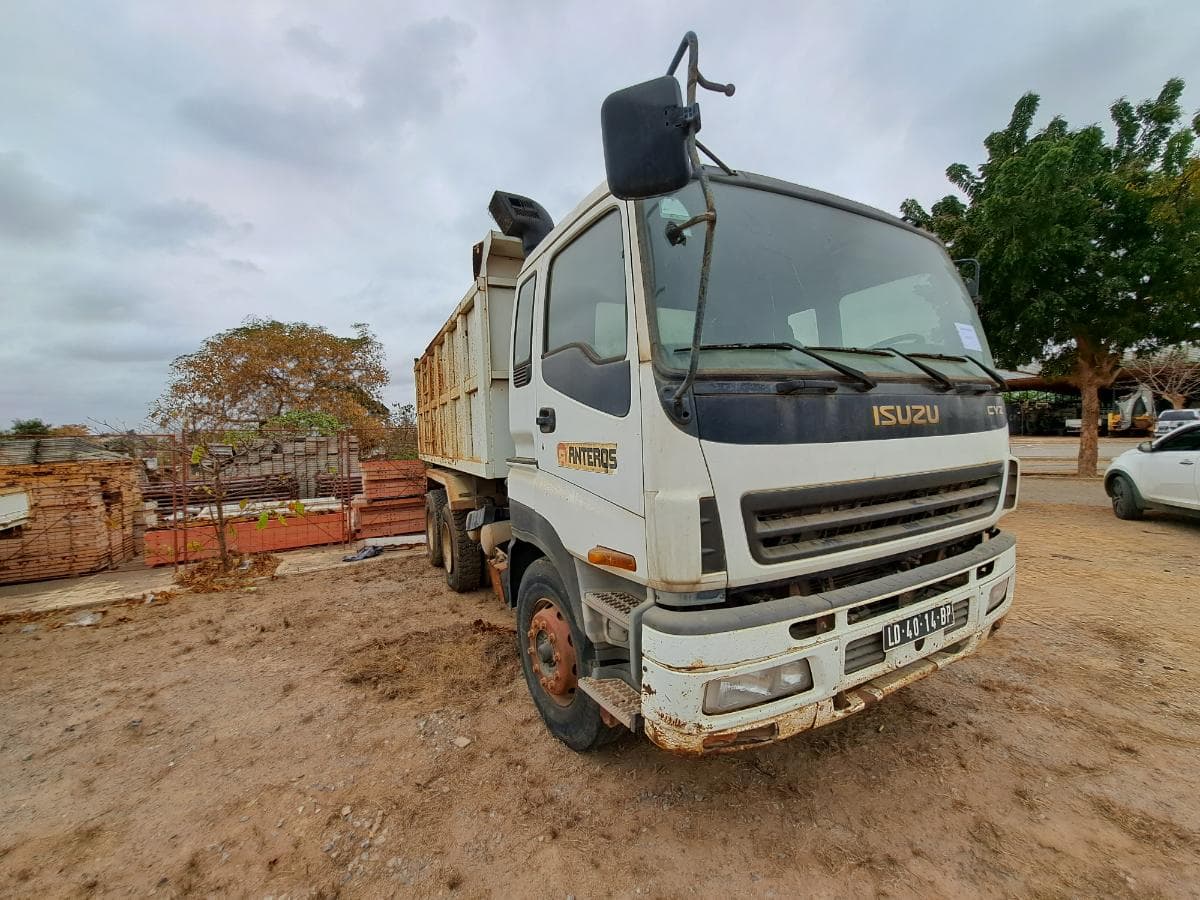 Camião basculante ISUZU — imagen 3