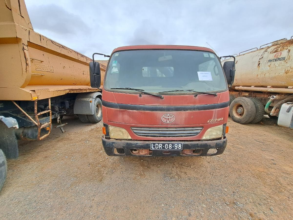 Camião basculante TOYOTA LXZU424LD