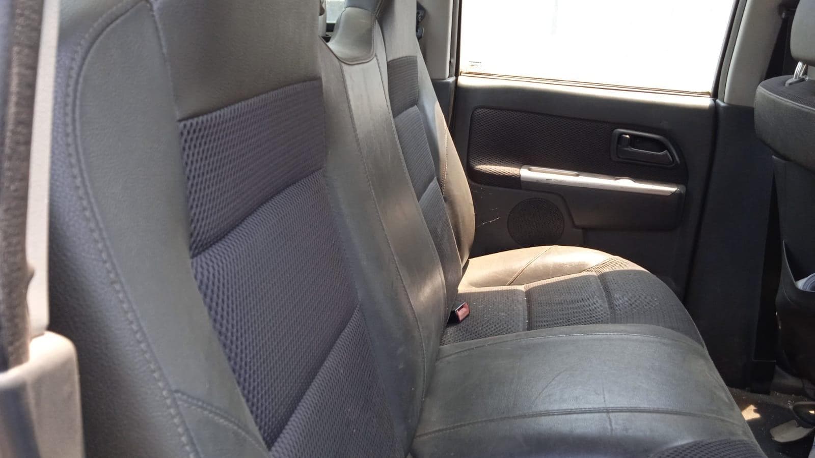 Isuzu KB300 · — imagen 2