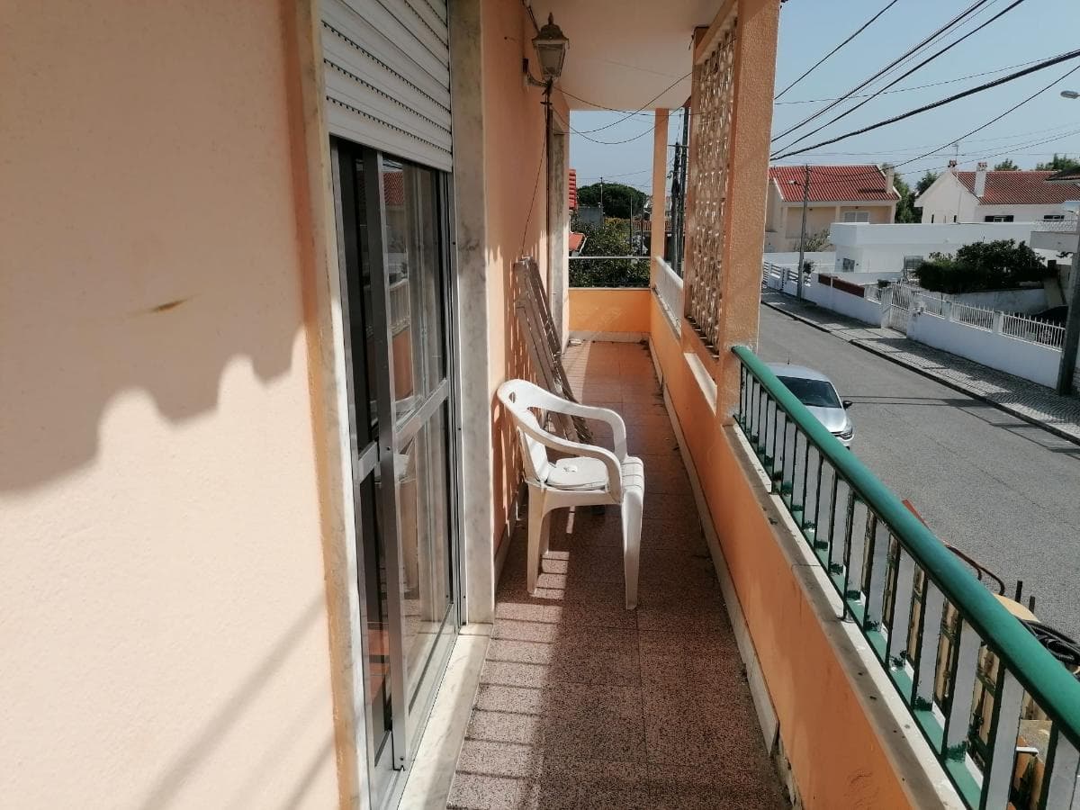 Moradia V3 c/ 2 Lugares de Garagem · Charneca da Caparica, Almada — imagen 10
