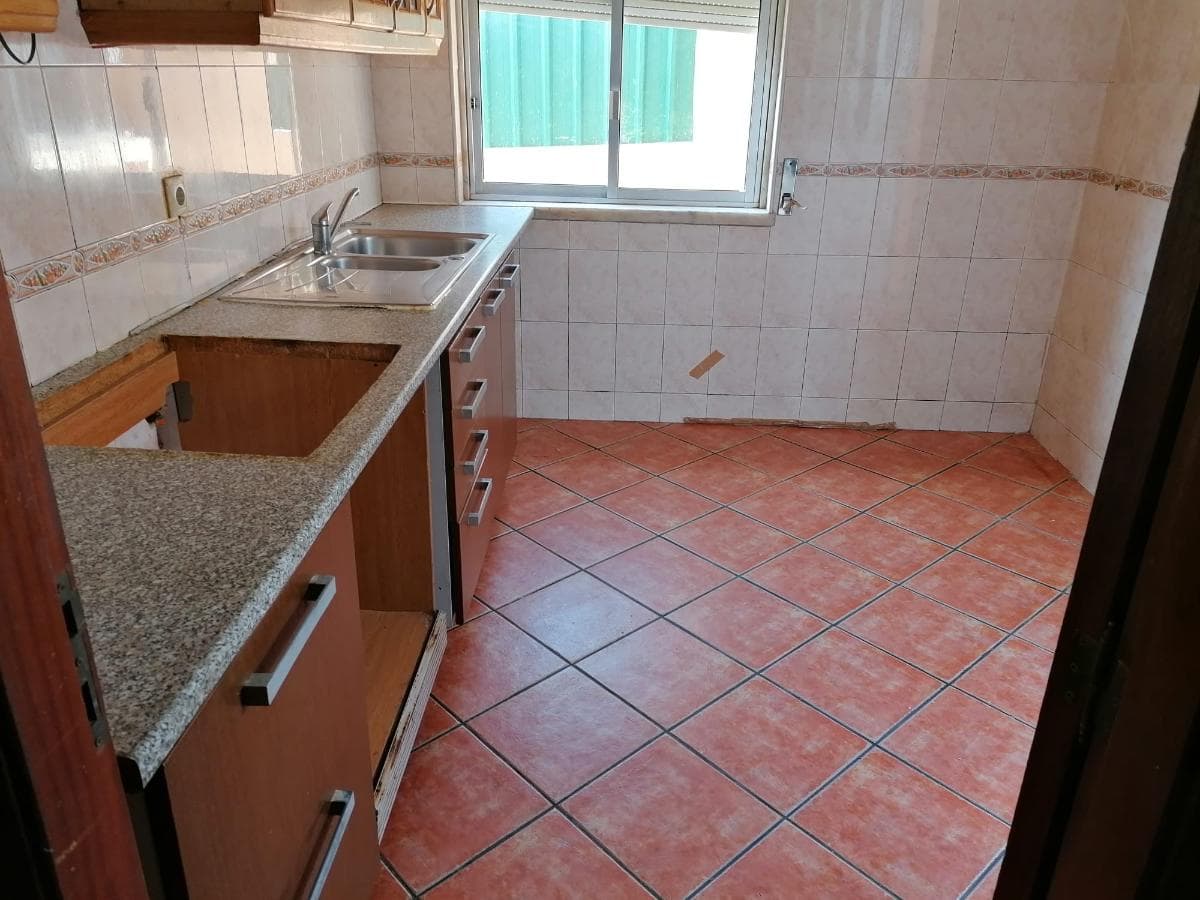 Moradia V3 c/ 2 Lugares de Garagem · Charneca da Caparica, Almada — imagen 25