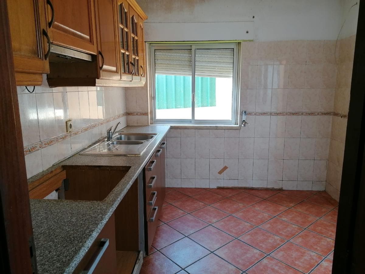 Moradia V3 c/ 2 Lugares de Garagem · Charneca da Caparica, Almada — imagen 30