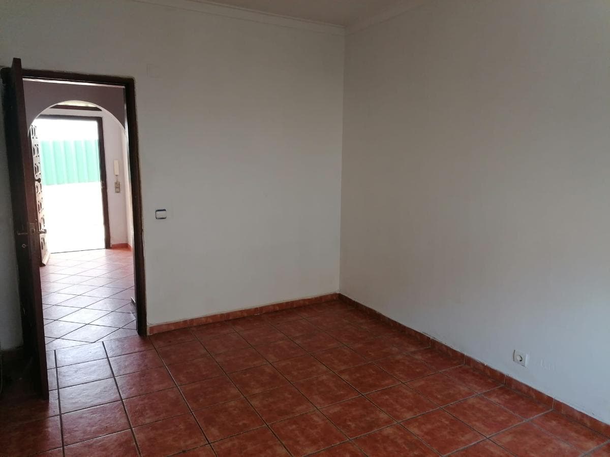 Moradia V3 c/ 2 Lugares de Garagem · Charneca da Caparica, Almada — imagen 32