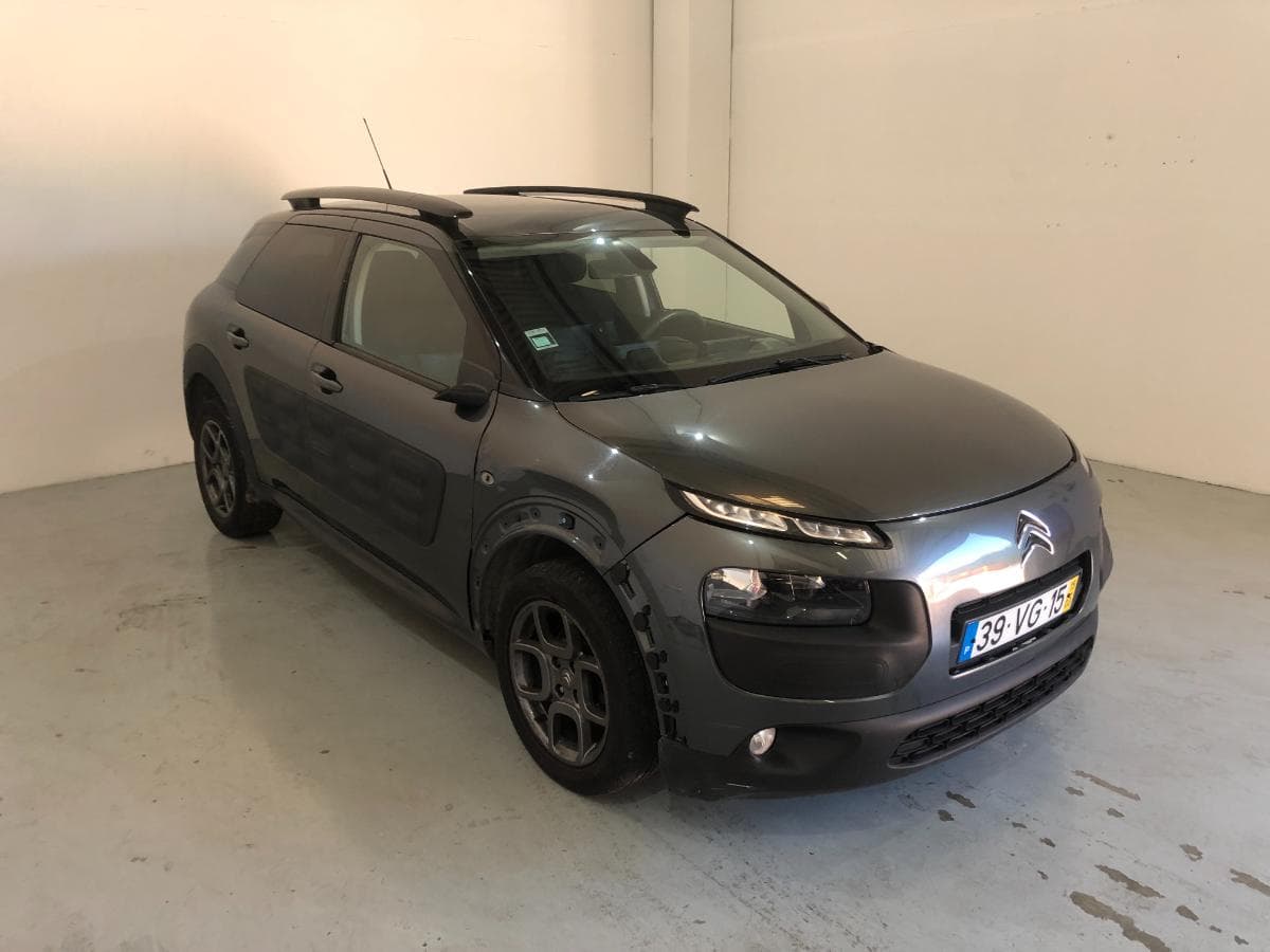Citroën C4 Cactus 1.6 Blue HDI · Ano 2015 — imagen 2