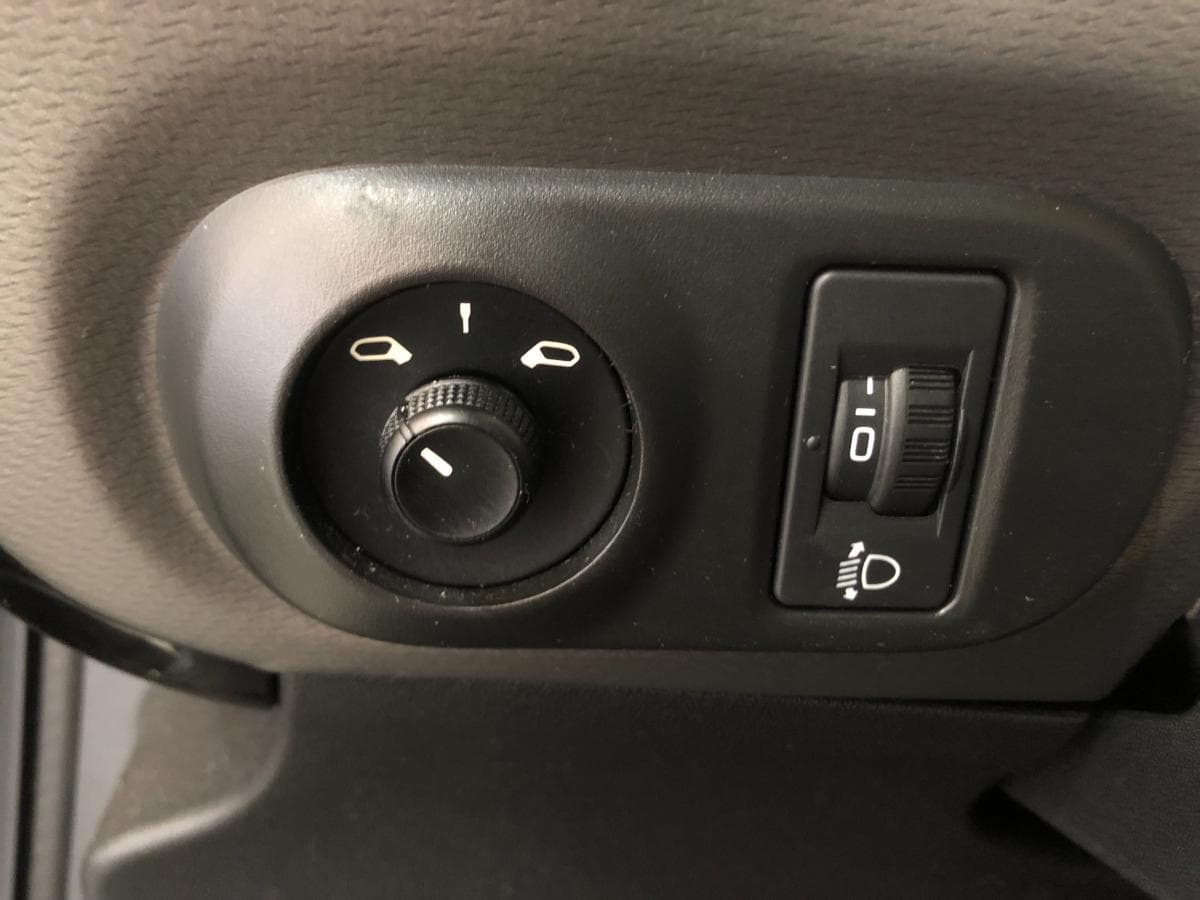 Citroën C4 Cactus 1.6 Blue HDI · Ano 2015 — imagen 32