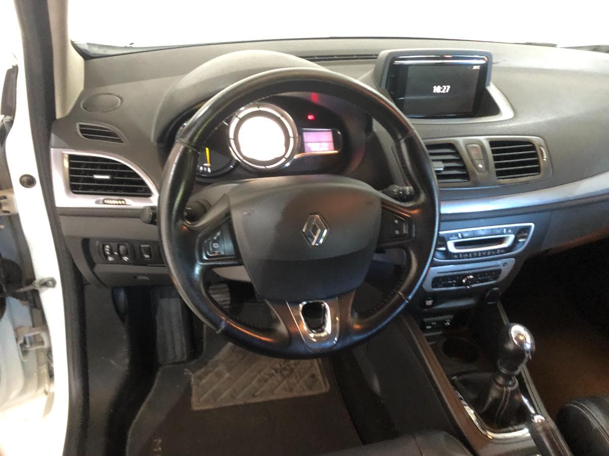 Renault Mégane 1.5DCI · Ano 2015 — image 30