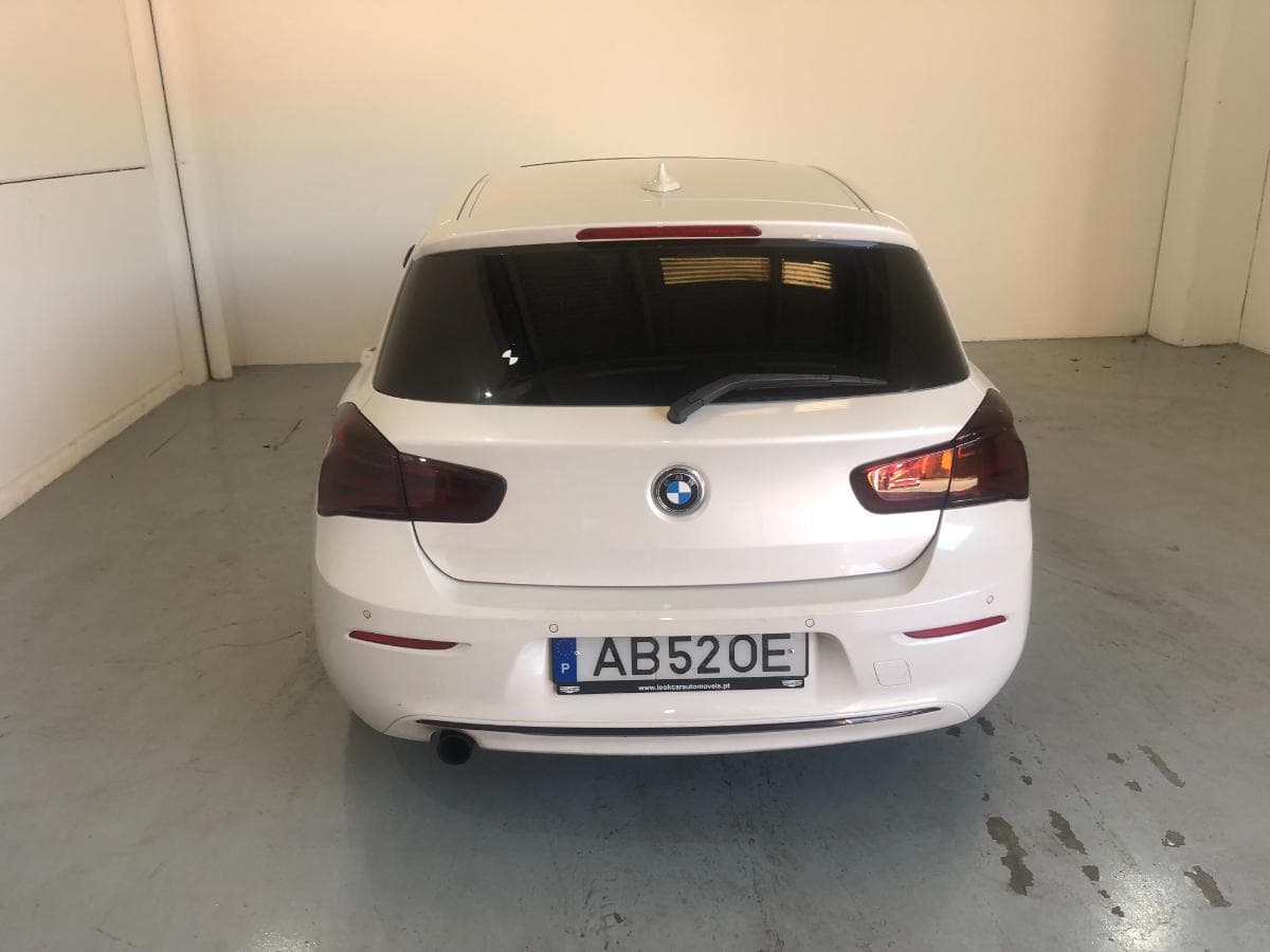 BMW 116D · Ano 2017 — image 5