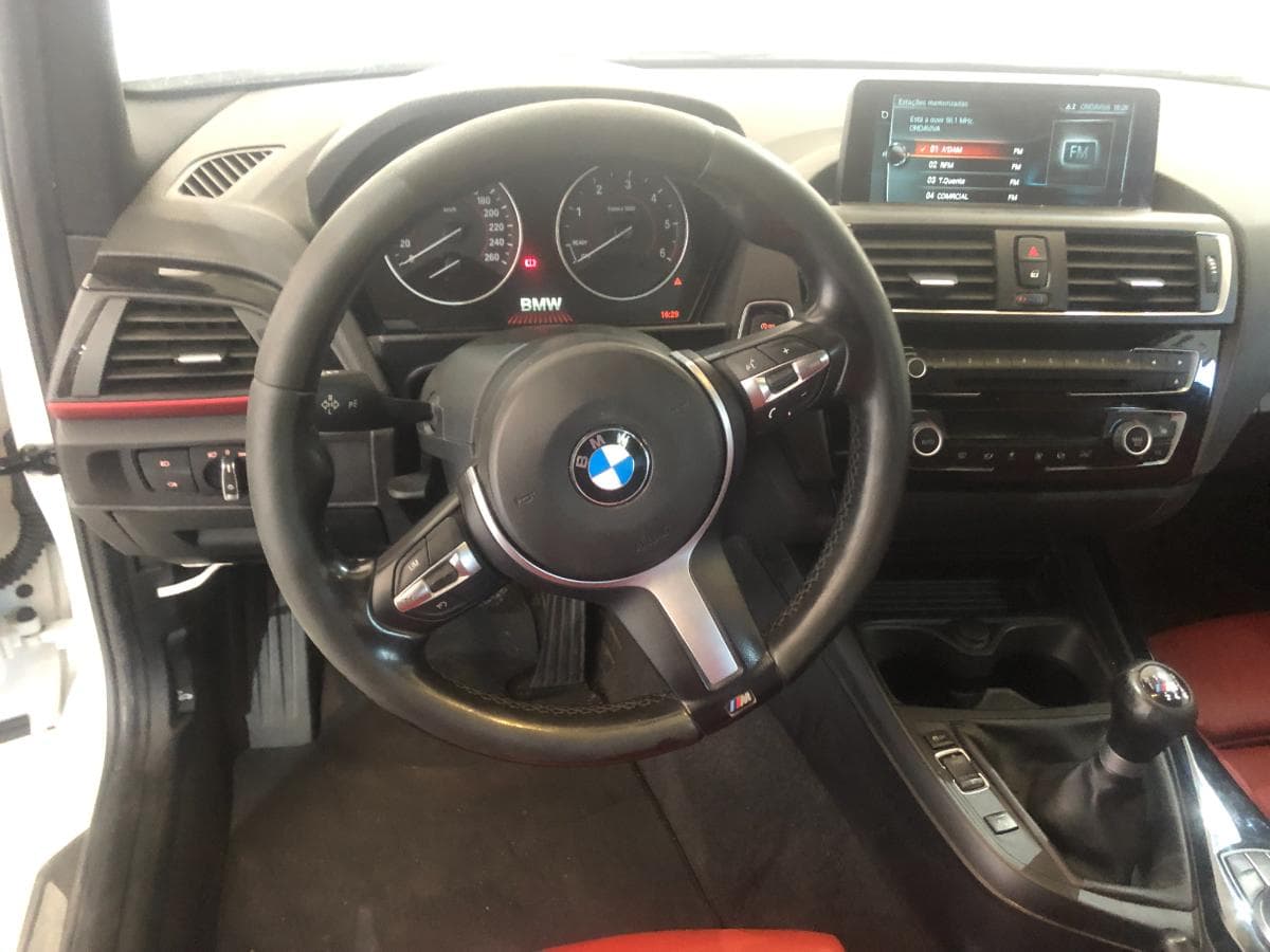 BMW 116D · Ano 2017 — image 24