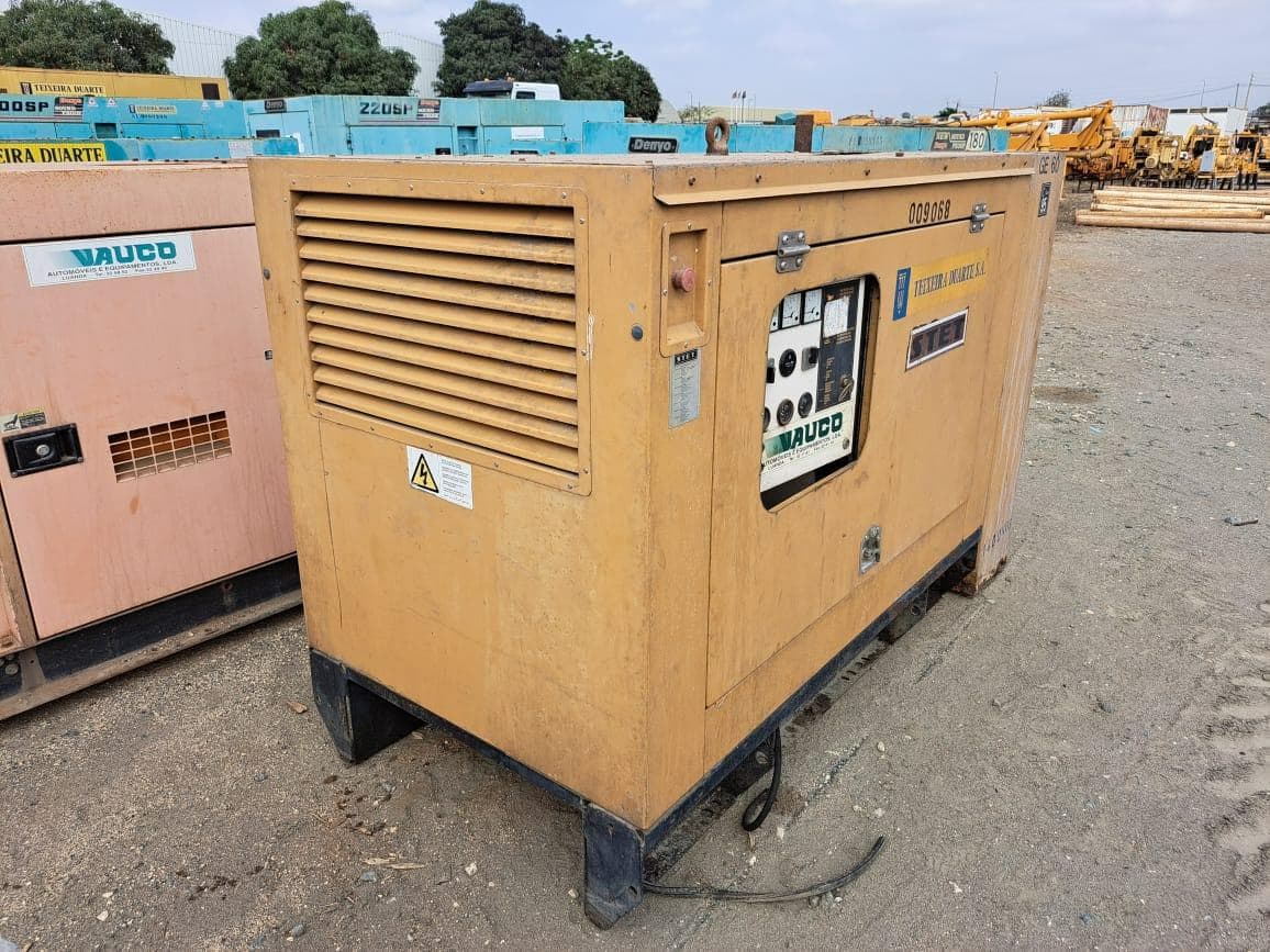 Gerador (60KVA) OLYMPIAN GE60 · Viana — imagem 3