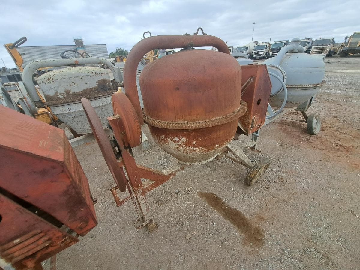 BETONEIRA DIESEL · Viana — imagem 2
