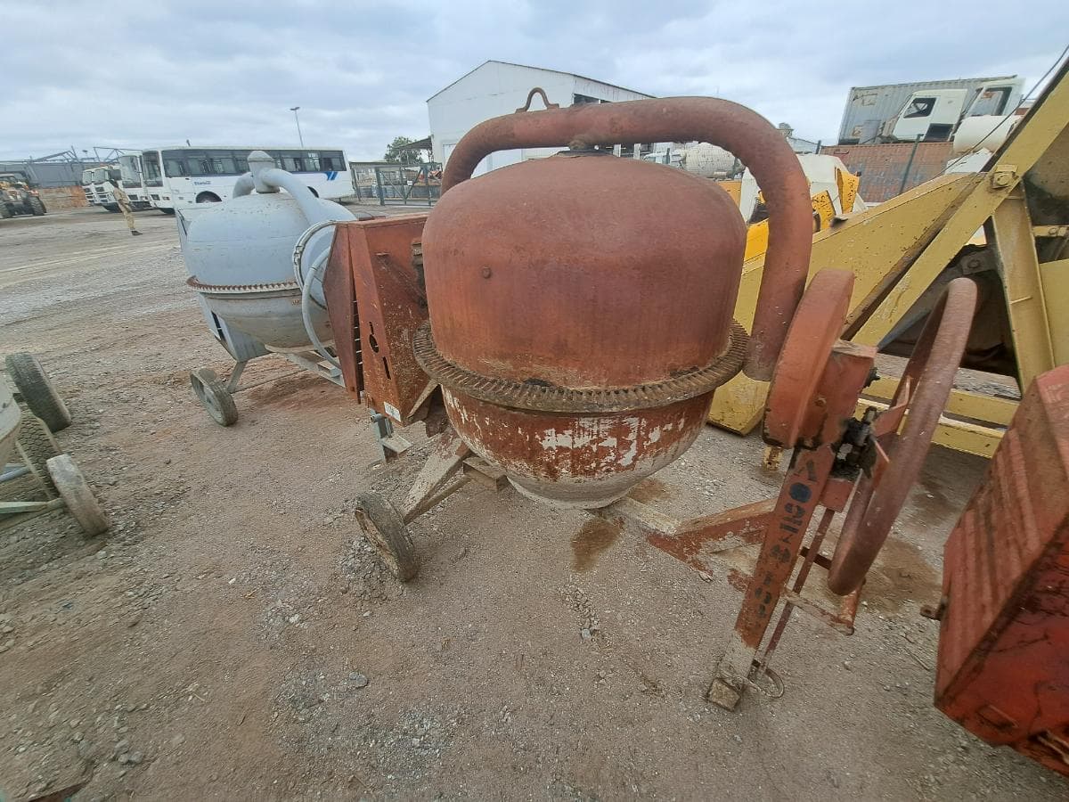 BETONEIRA DIESEL · Viana — imagem 4