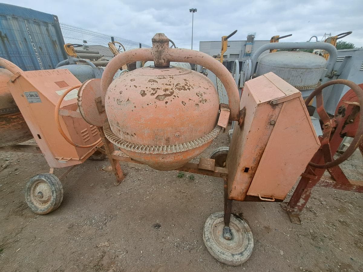 BETONEIRA DIESEL · Viana — image 1