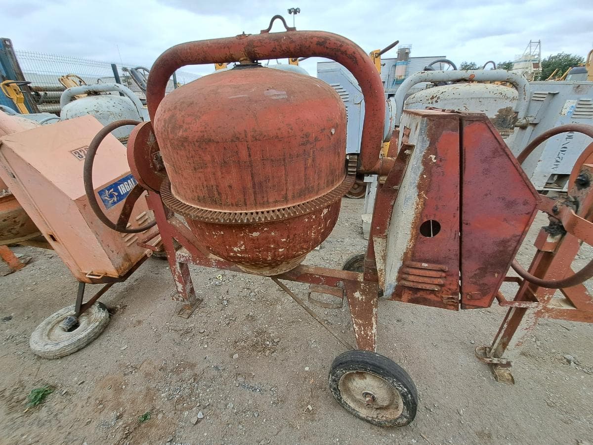 BETONEIRA DIESEL · Viana — imagen 1