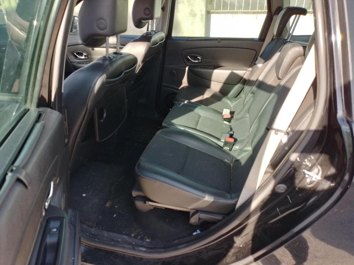 Renault Mégane Scénic 1.5DCI · Ano 2014 — imagem 7