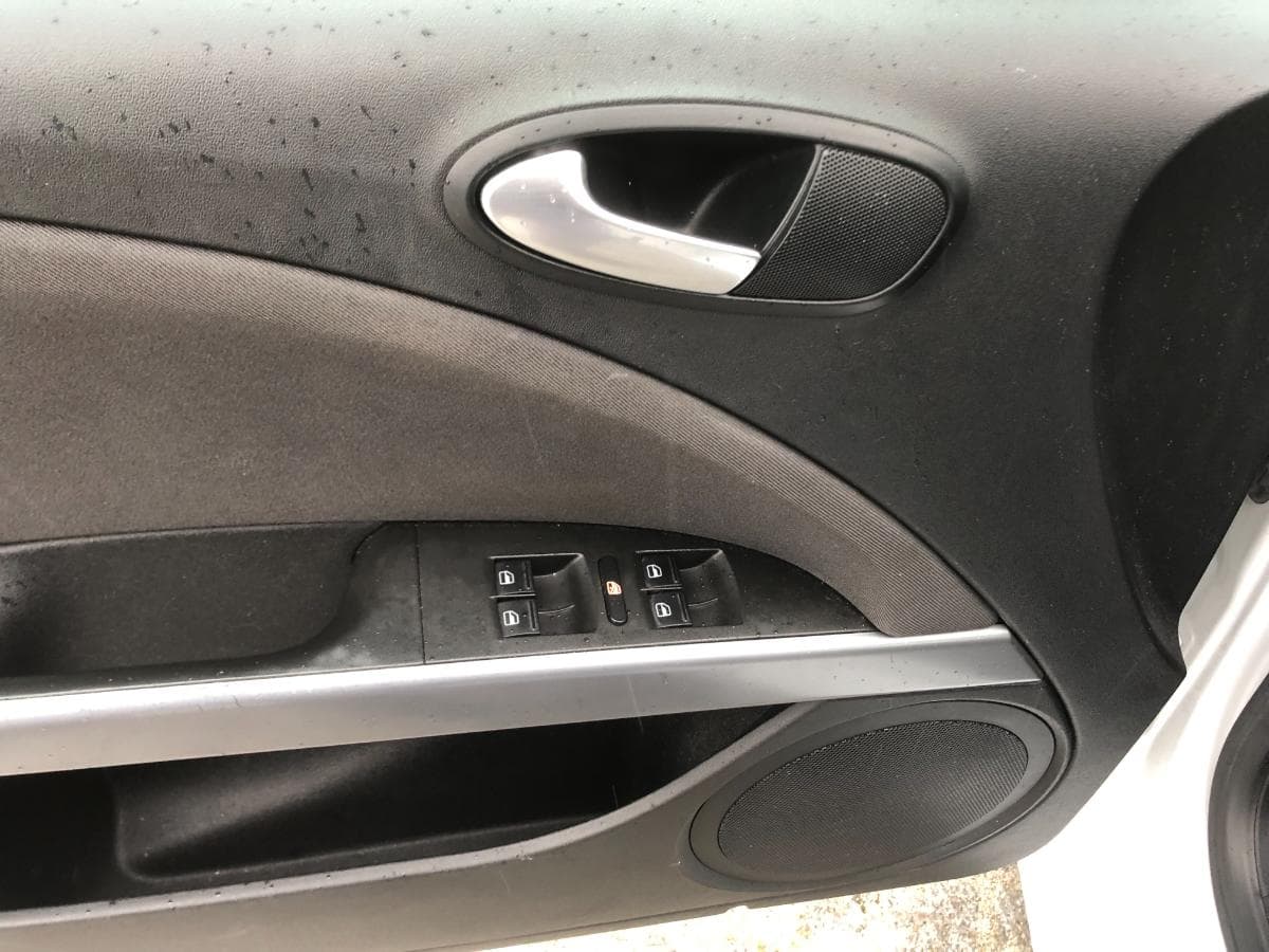 Seat Leon 1.6TDI · Ano 2011 — imagen 16