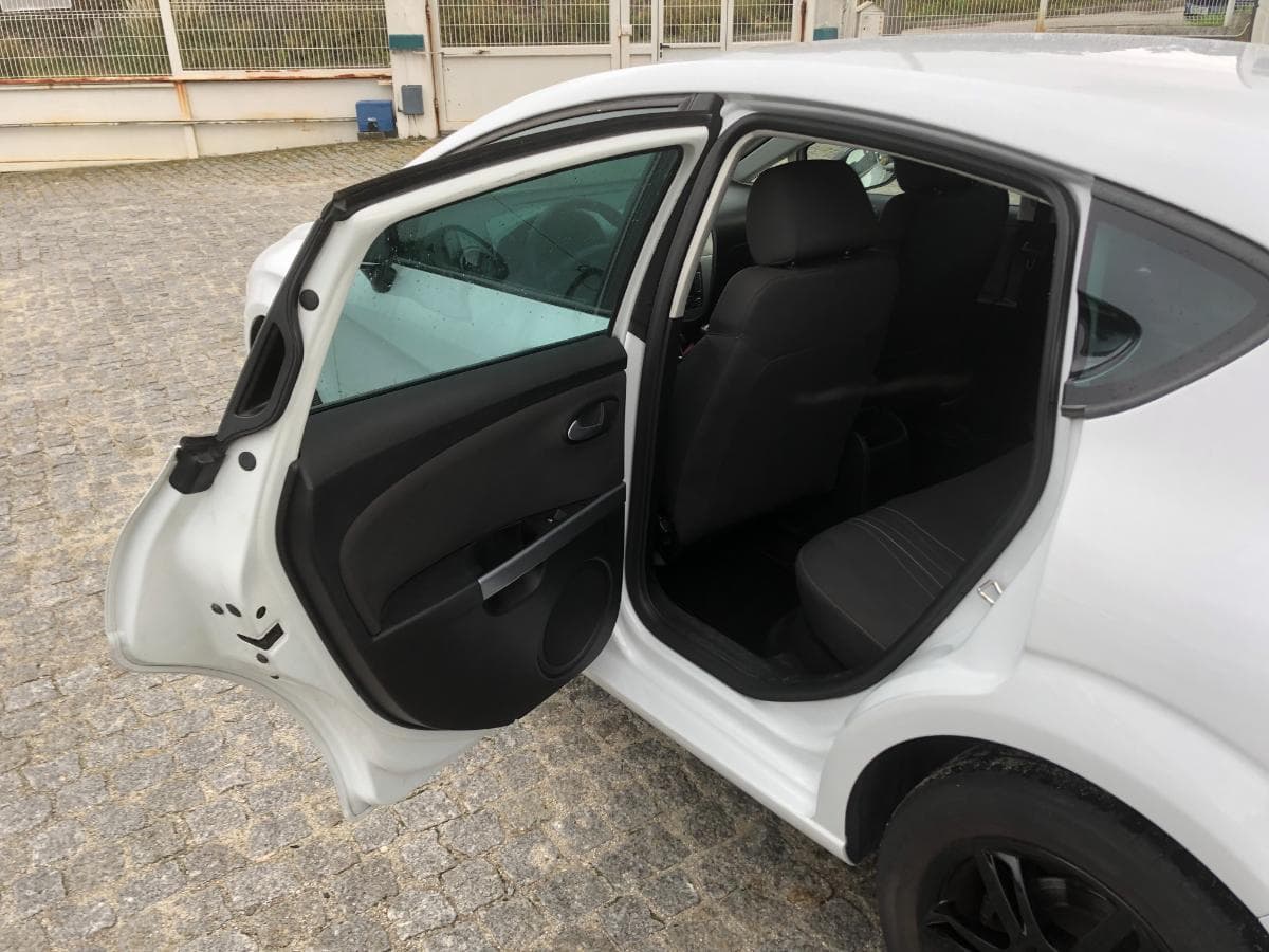 Seat Leon 1.6TDI · Ano 2011 — imagen 18