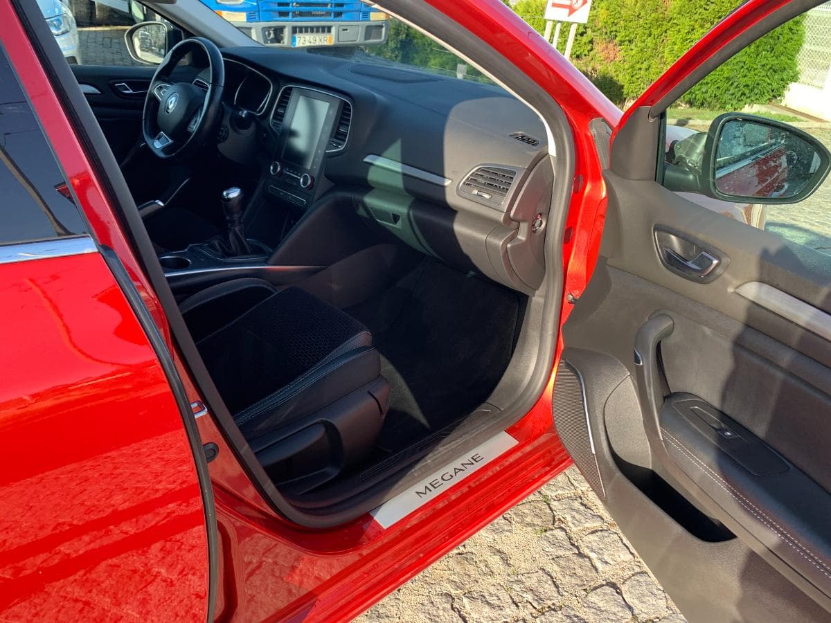 Renault Mégane 1.5DCI · Ano 2017 — imagen 24
