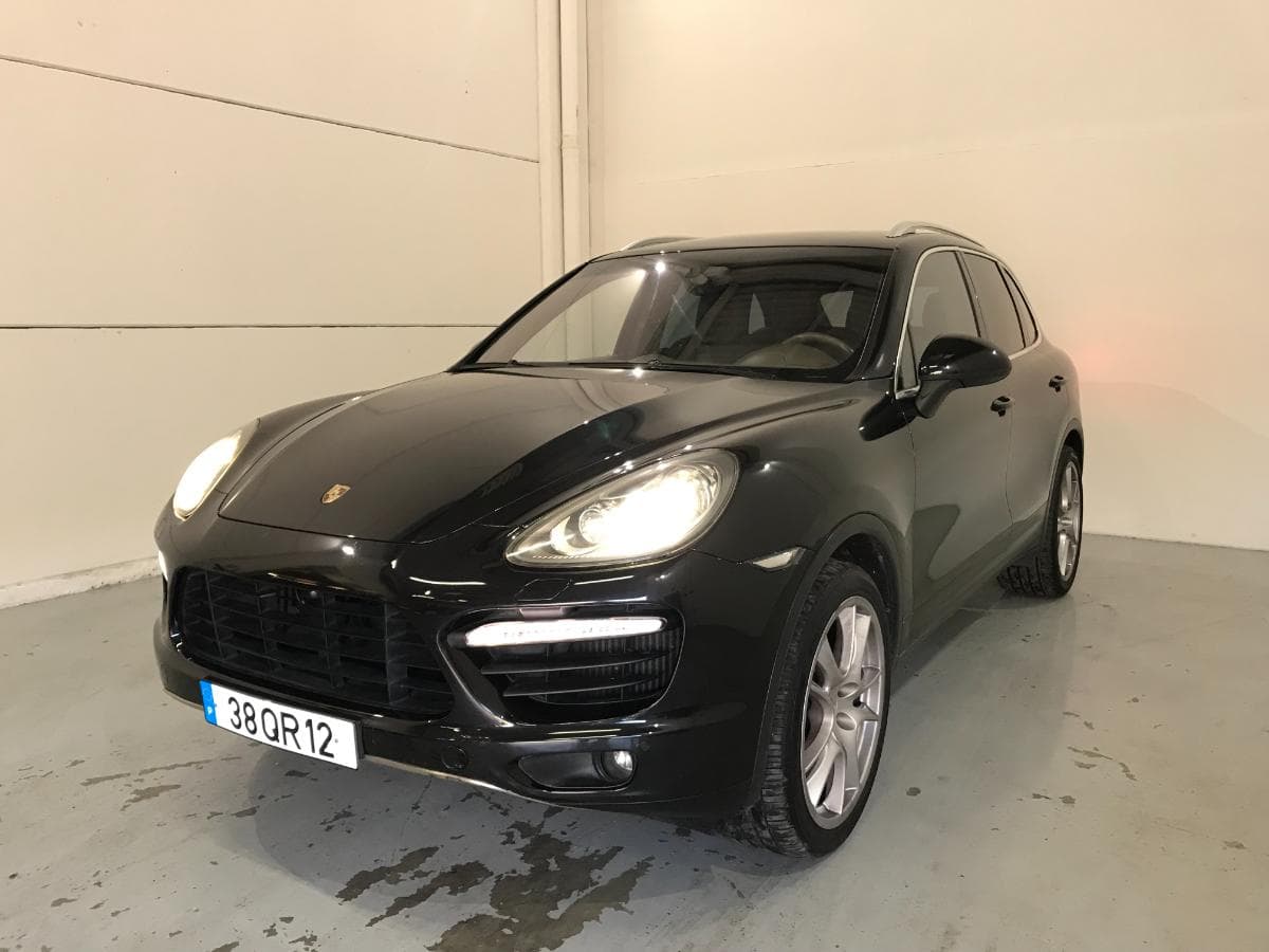 Porsche Cayenne 4.8 Turbo V8 · Ano 2010 — imagem 1