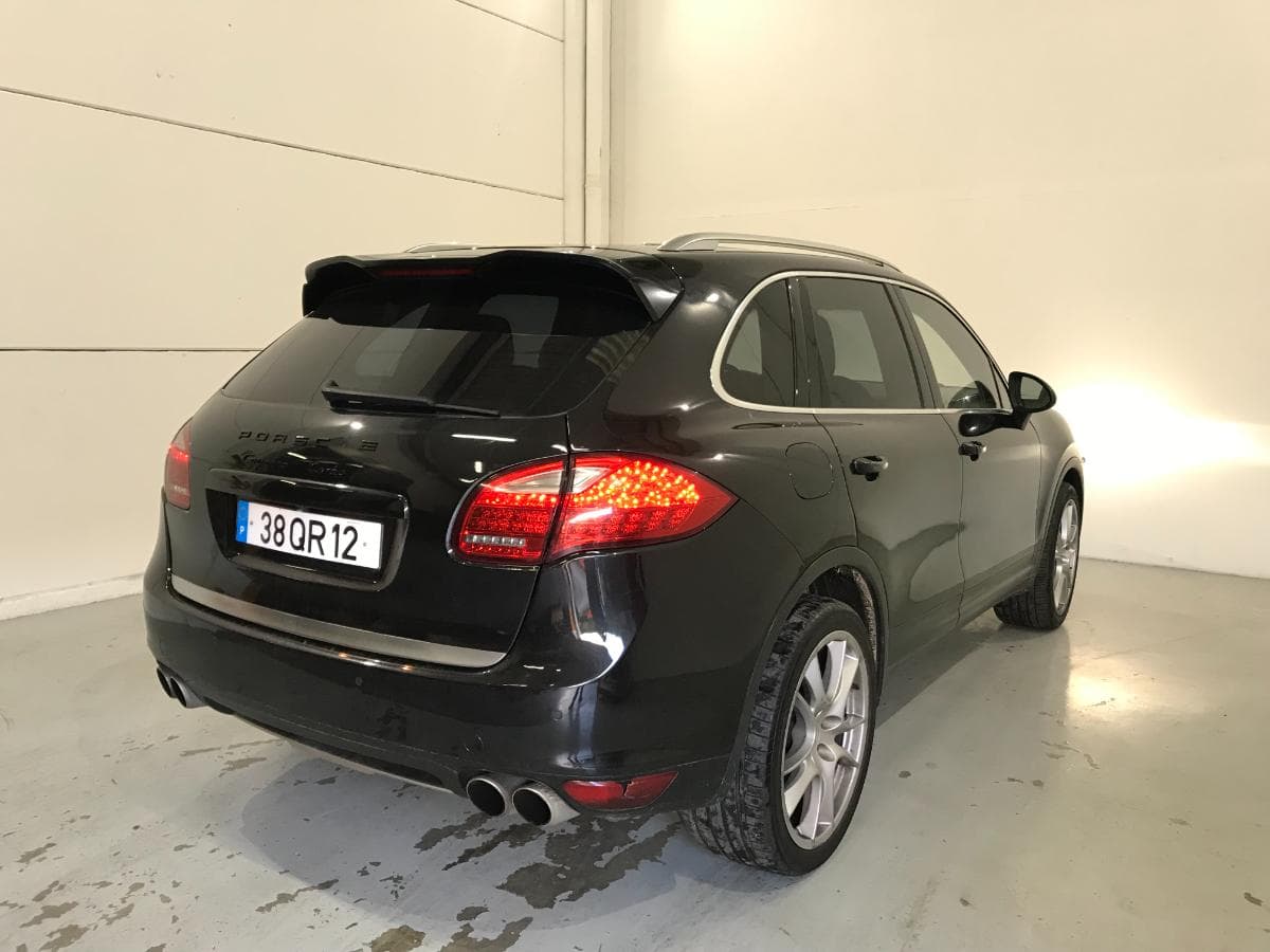 Porsche Cayenne 4.8 Turbo V8 · Ano 2010 — imagem 7