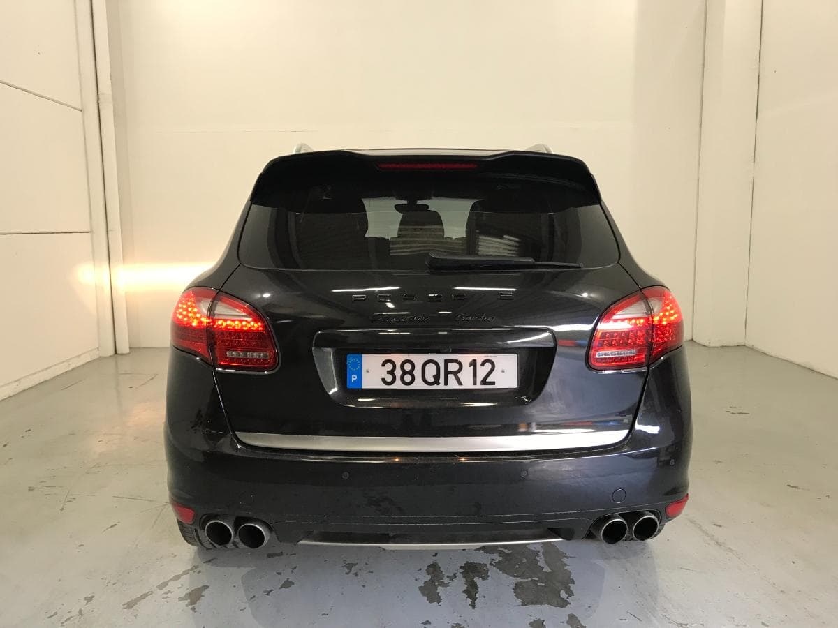 Porsche Cayenne 4.8 Turbo V8 · Ano 2010 — imagem 6