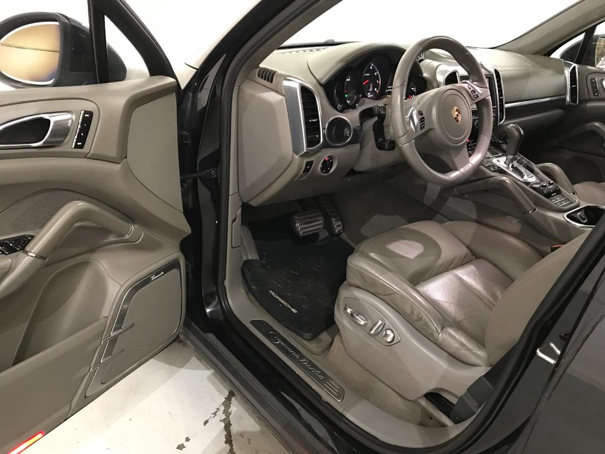 Porsche Cayenne 4.8 Turbo V8 · Ano 2010 — imagem 20