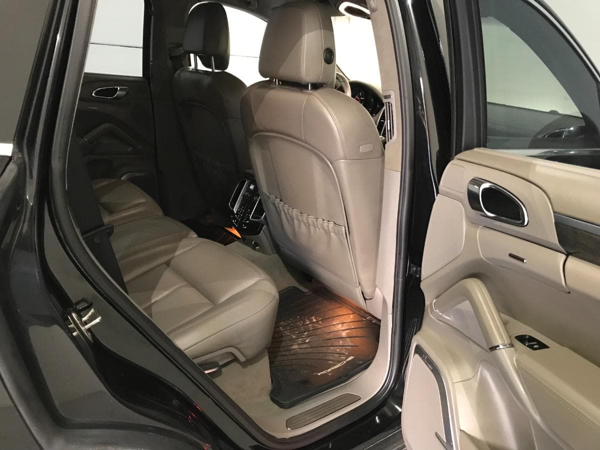 Porsche Cayenne 4.8 Turbo V8 · Ano 2010 — imagem 23