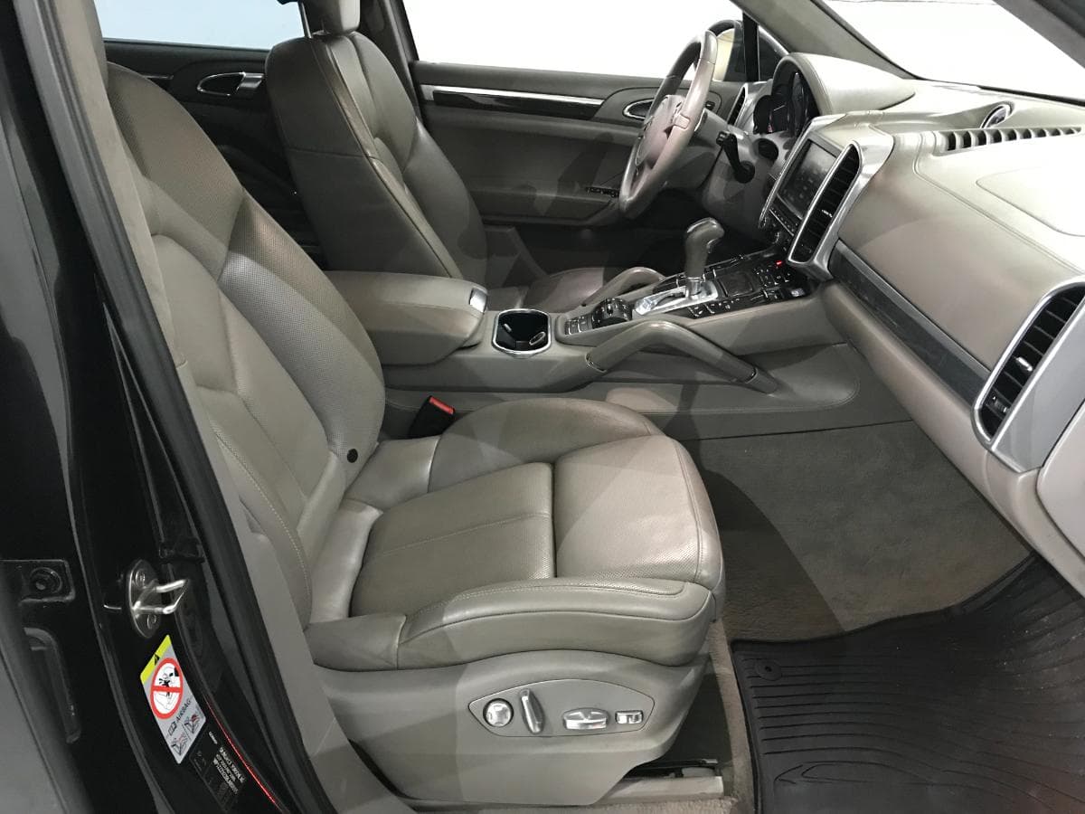 Porsche Cayenne 4.8 Turbo V8 · Ano 2010 — imagem 27