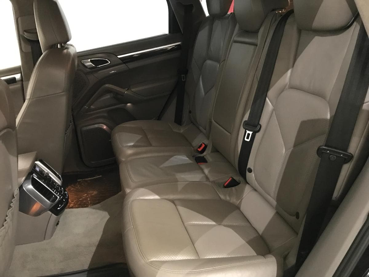 Porsche Cayenne 4.8 Turbo V8 · Ano 2010 — imagem 31