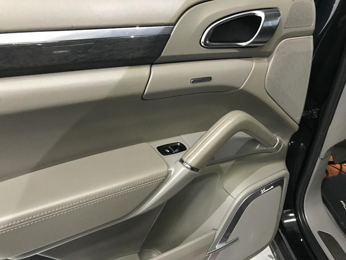 Porsche Cayenne 4.8 Turbo V8 · Ano 2010 — imagem 30