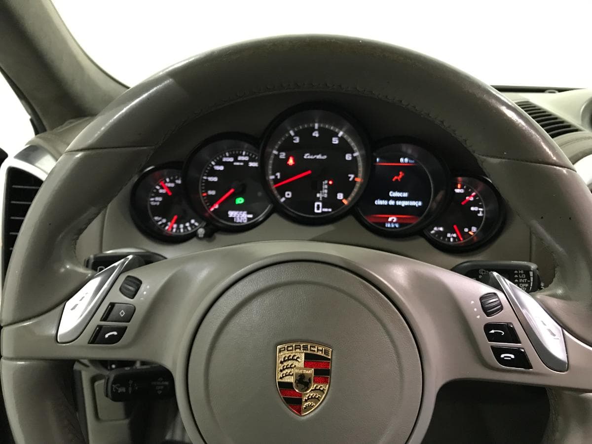Porsche Cayenne 4.8 Turbo V8 · Ano 2010 — imagem 41
