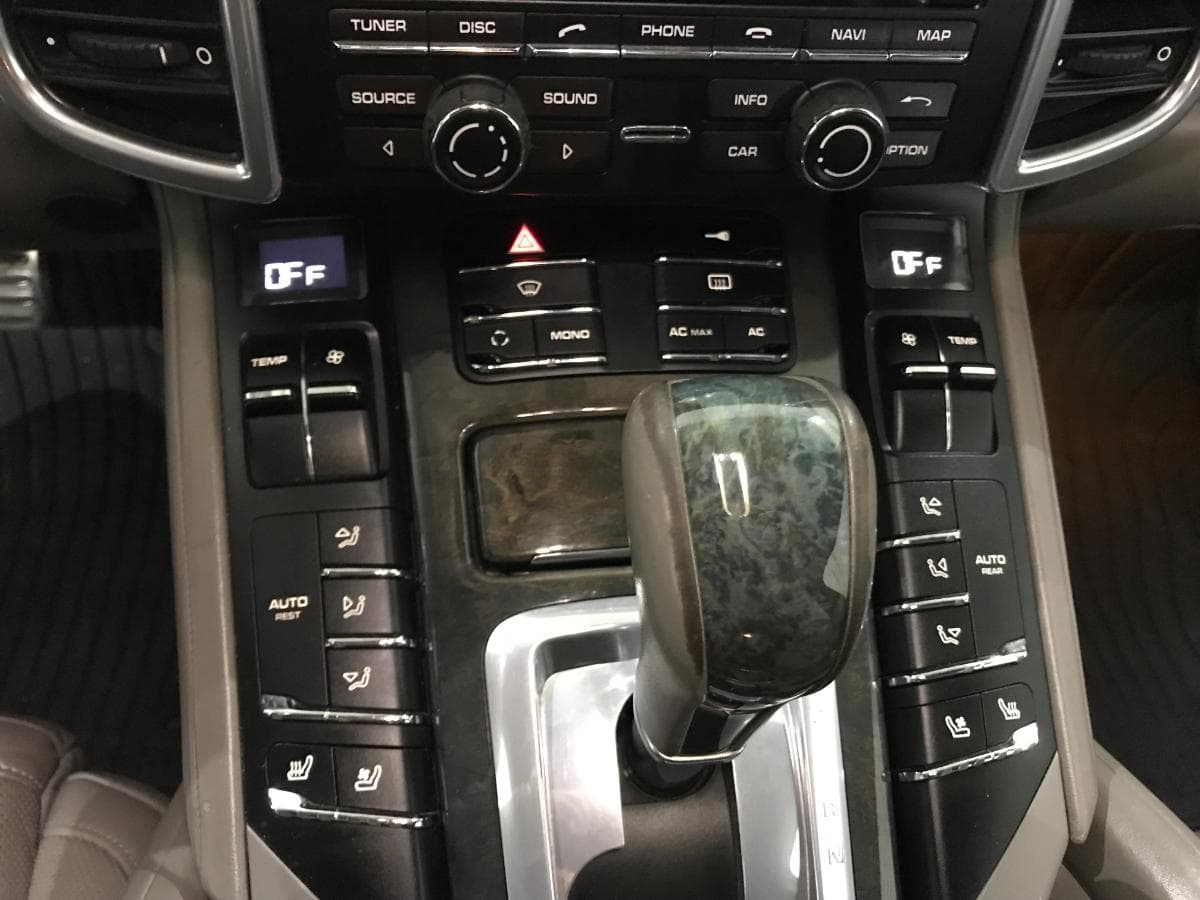 Porsche Cayenne 4.8 Turbo V8 · Ano 2010 — imagem 44