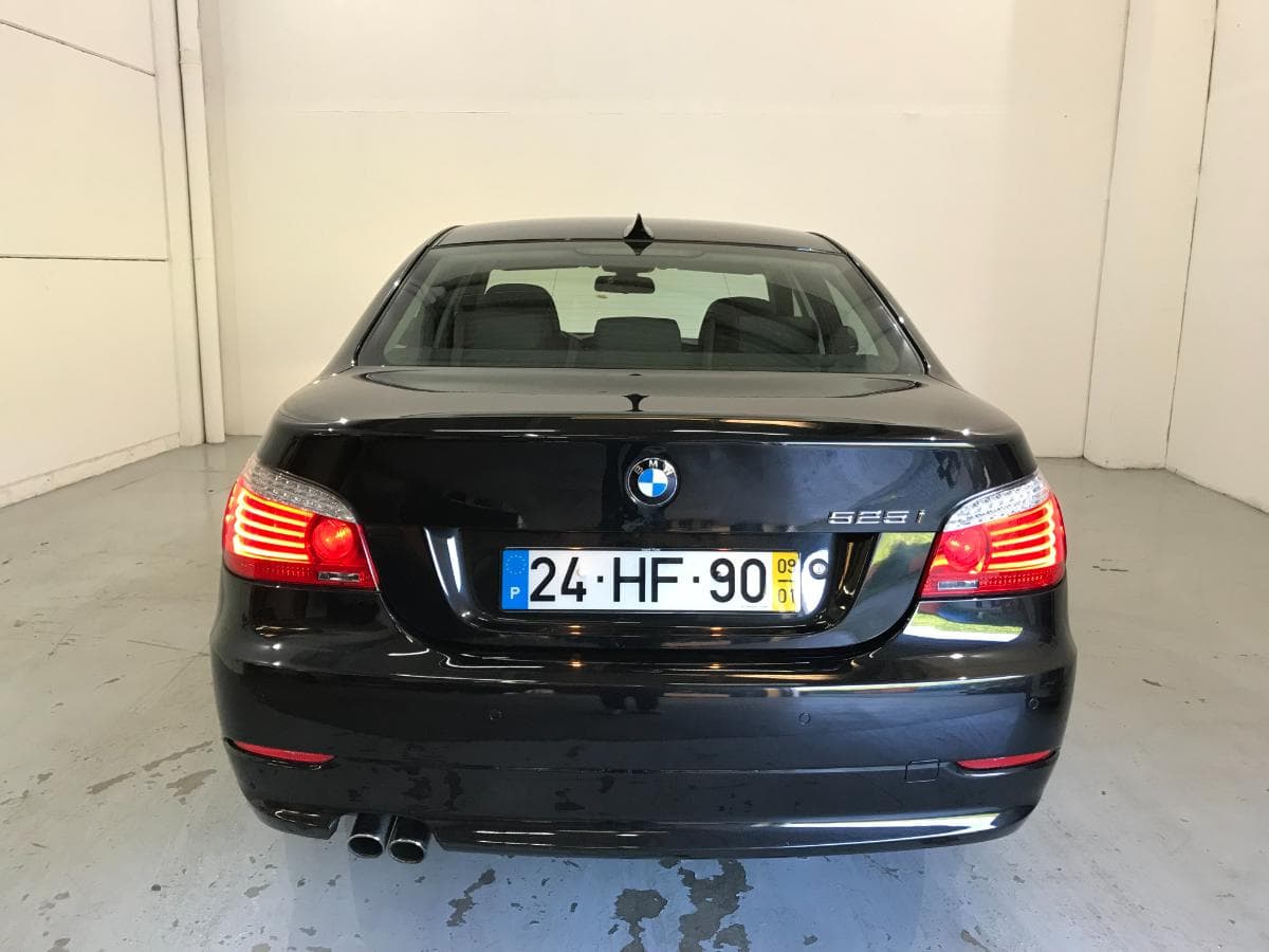 BMW 525 3.0i · Ano 2009 — imagen 10