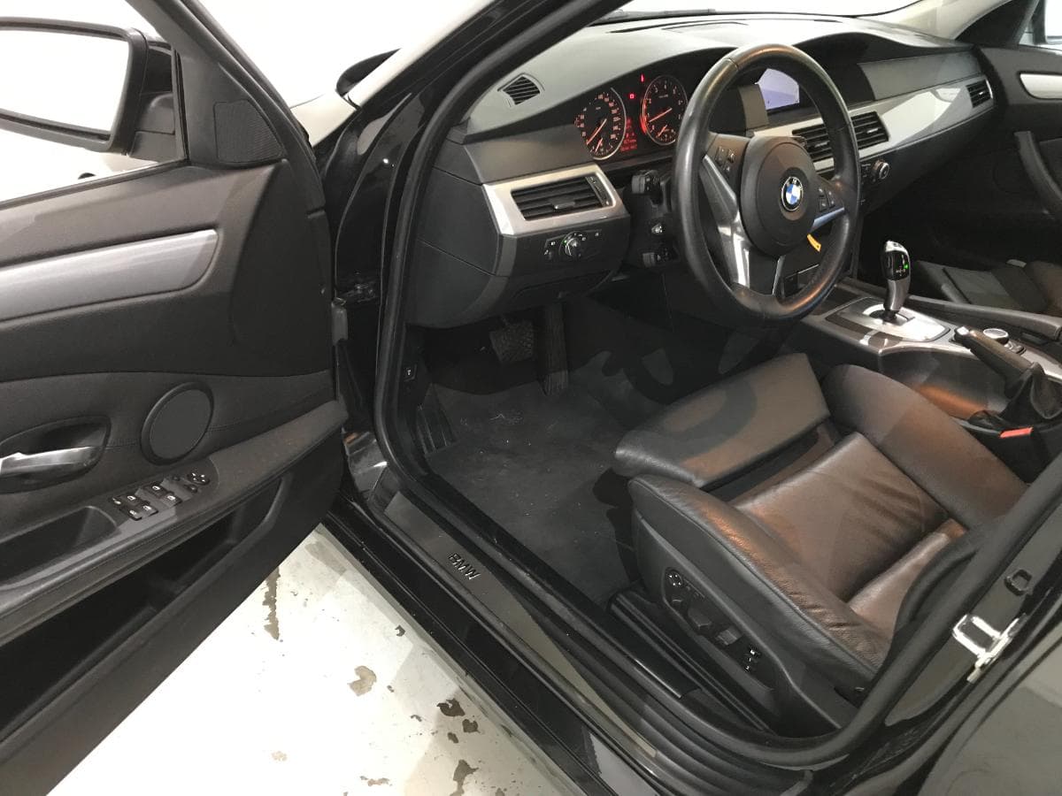 BMW 525 3.0i · Ano 2009 — imagen 18