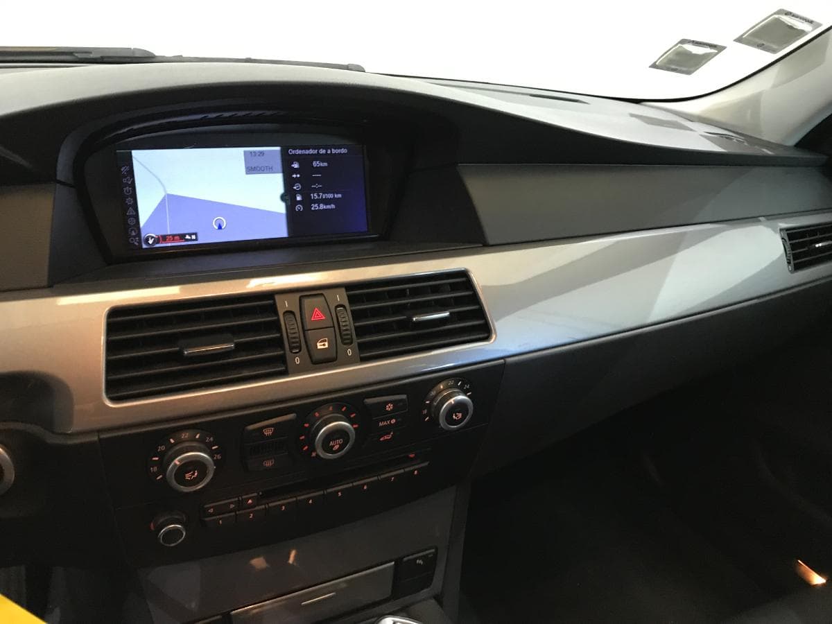 BMW 525 3.0i · Ano 2009 — imagen 30