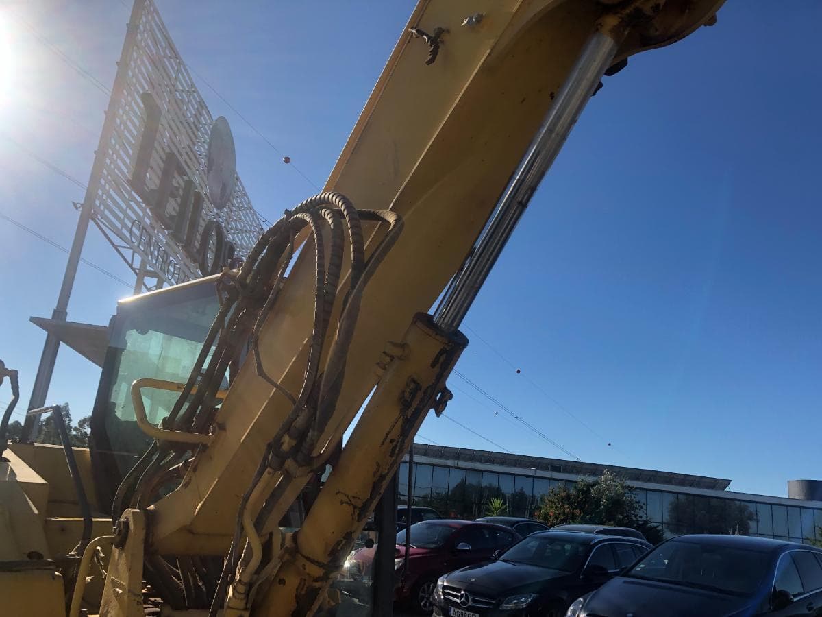 Mini Giratória Komatsu PC88MR-8 · — imagem 4