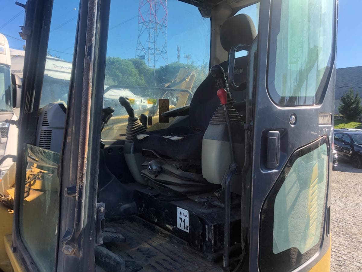 Mini Giratória Komatsu PC88MR-8 · — imagem 20