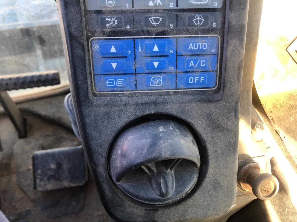 Mini Giratória Komatsu PC88MR-8 · — imagem 24