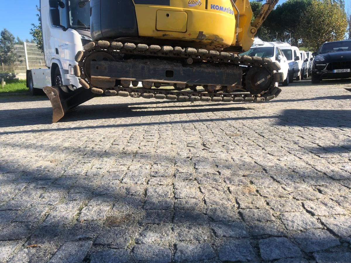 Mini Giratória Komatsu PC88MR-8 · — imagem 29