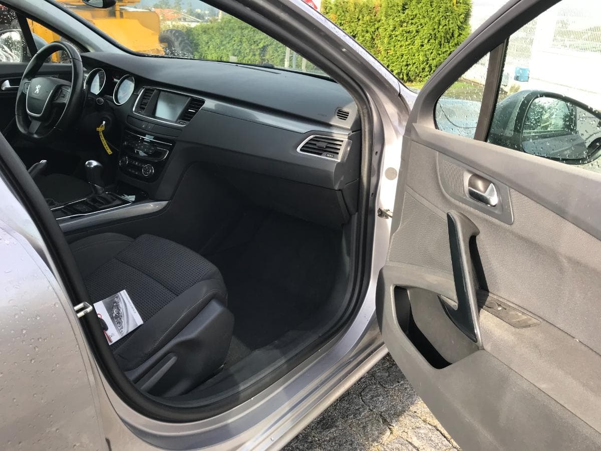 Peugeot 508 SW 1.6 BlueHDI · Ano 2015 — imagen 19