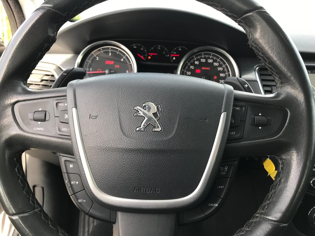 Peugeot 508 SW 1.6 BlueHDI · Ano 2015 — imagen 26