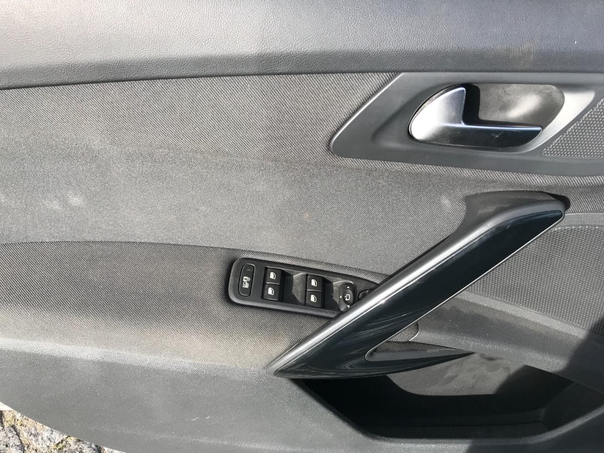 Peugeot 508 SW 1.6 BlueHDI · Ano 2015 — imagen 11