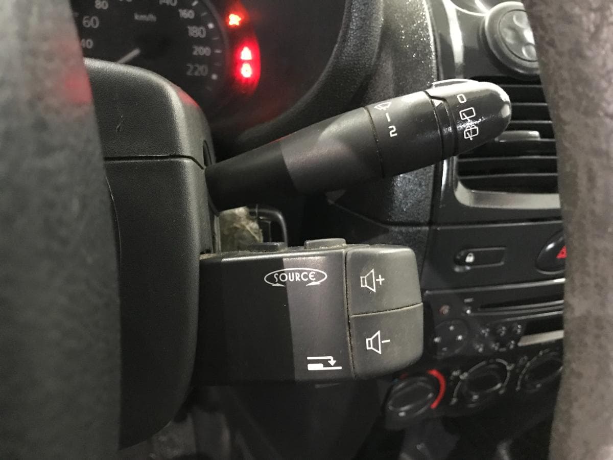 Renault Clio 1.5DCI · Ano 2008 — imagem 35