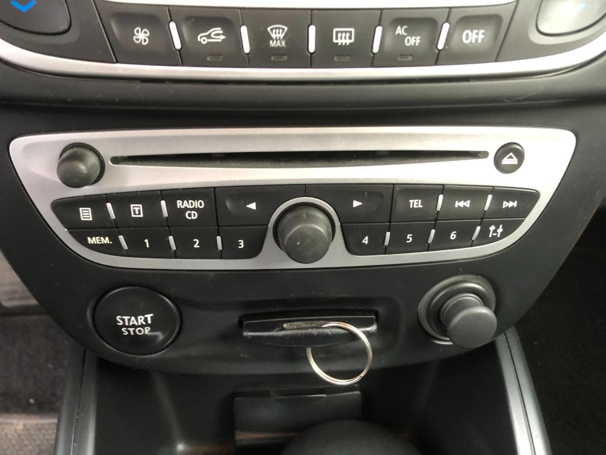 Renault Mégane 1.5DCI · Ano 2011 — imagen 35