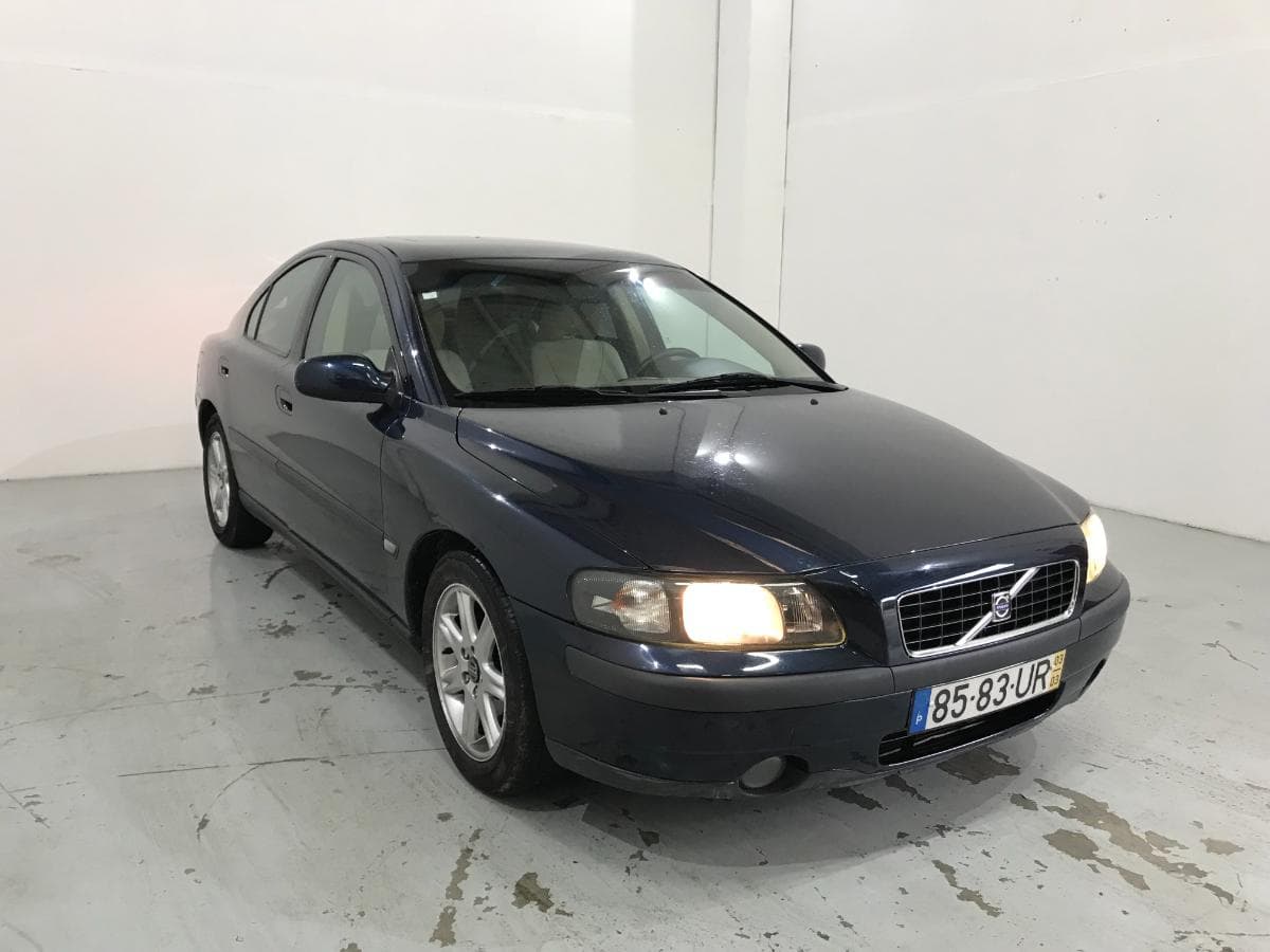 Volvo S60 D5 2.4D · Ano 2003 — imagem 1